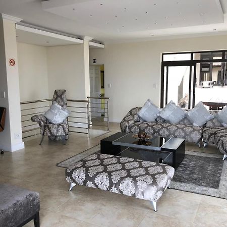 Coral Beach Bed & Breakfast อีสต์ลอนดอน ภายนอก รูปภาพ