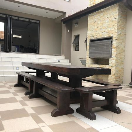 Coral Beach Bed & Breakfast อีสต์ลอนดอน ภายนอก รูปภาพ