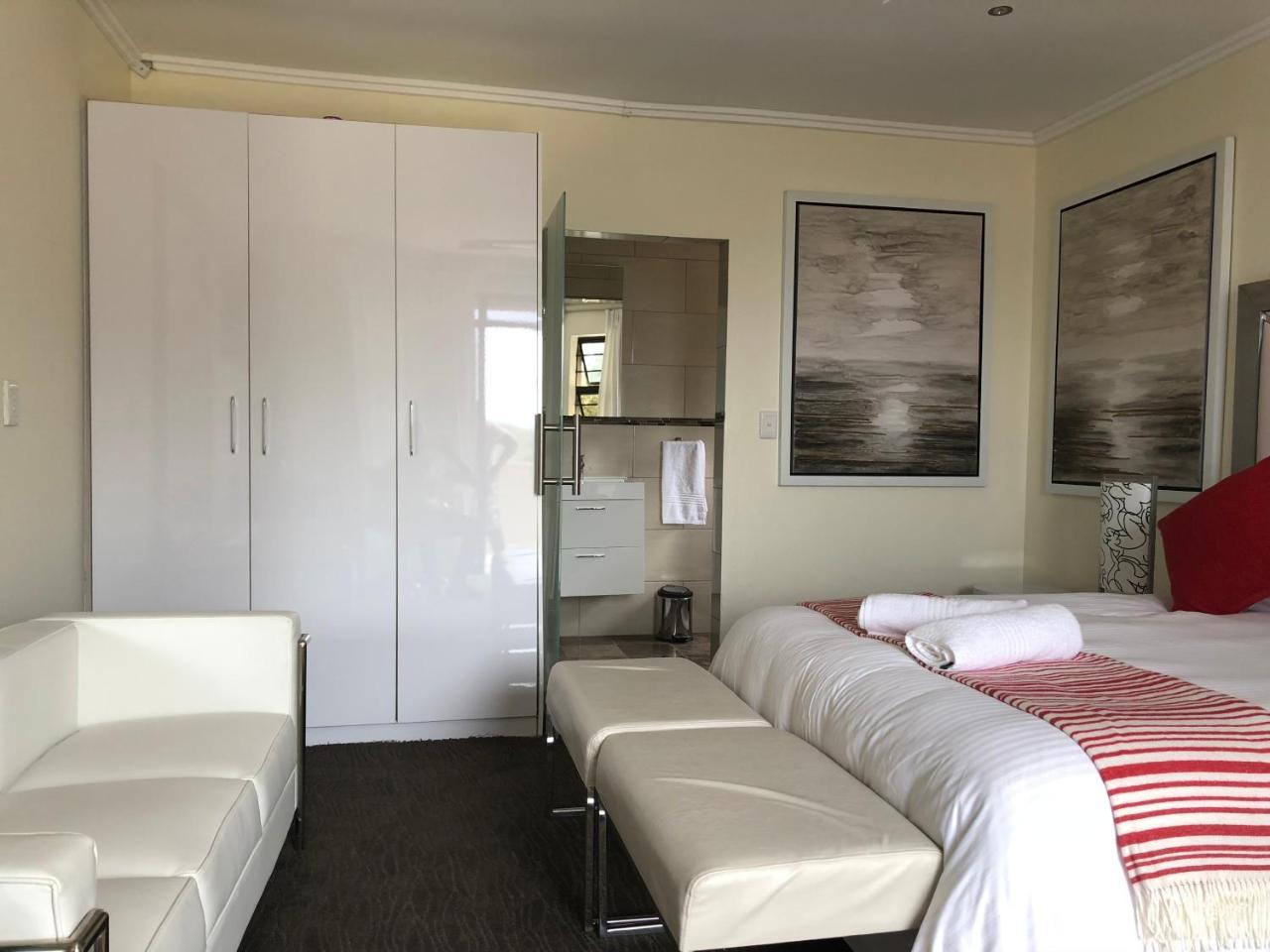Coral Beach Bed & Breakfast อีสต์ลอนดอน ภายนอก รูปภาพ