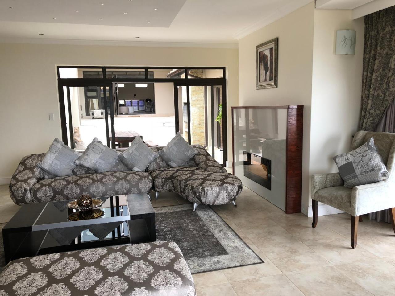 Coral Beach Bed & Breakfast อีสต์ลอนดอน ภายนอก รูปภาพ