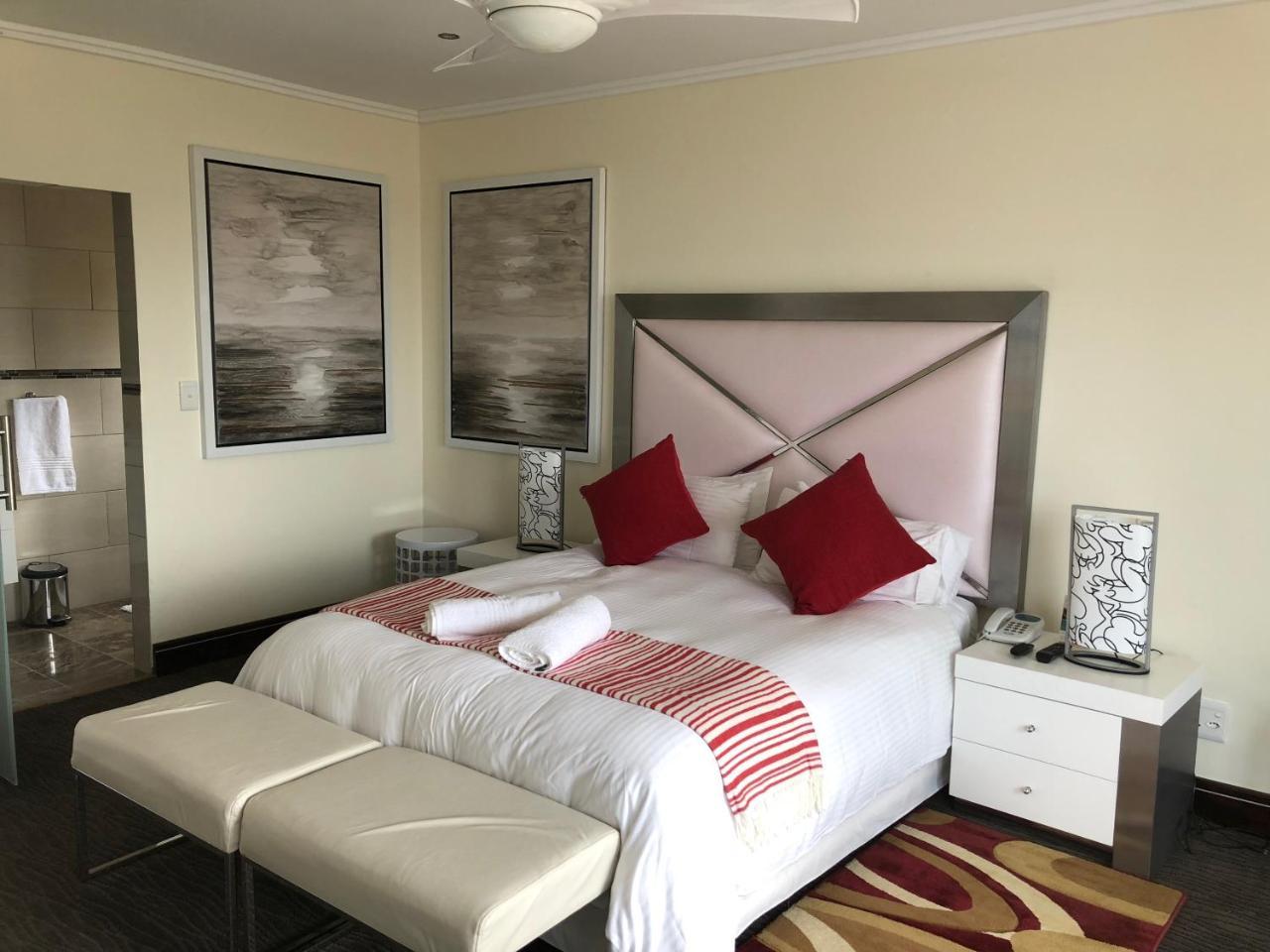 Coral Beach Bed & Breakfast อีสต์ลอนดอน ภายนอก รูปภาพ