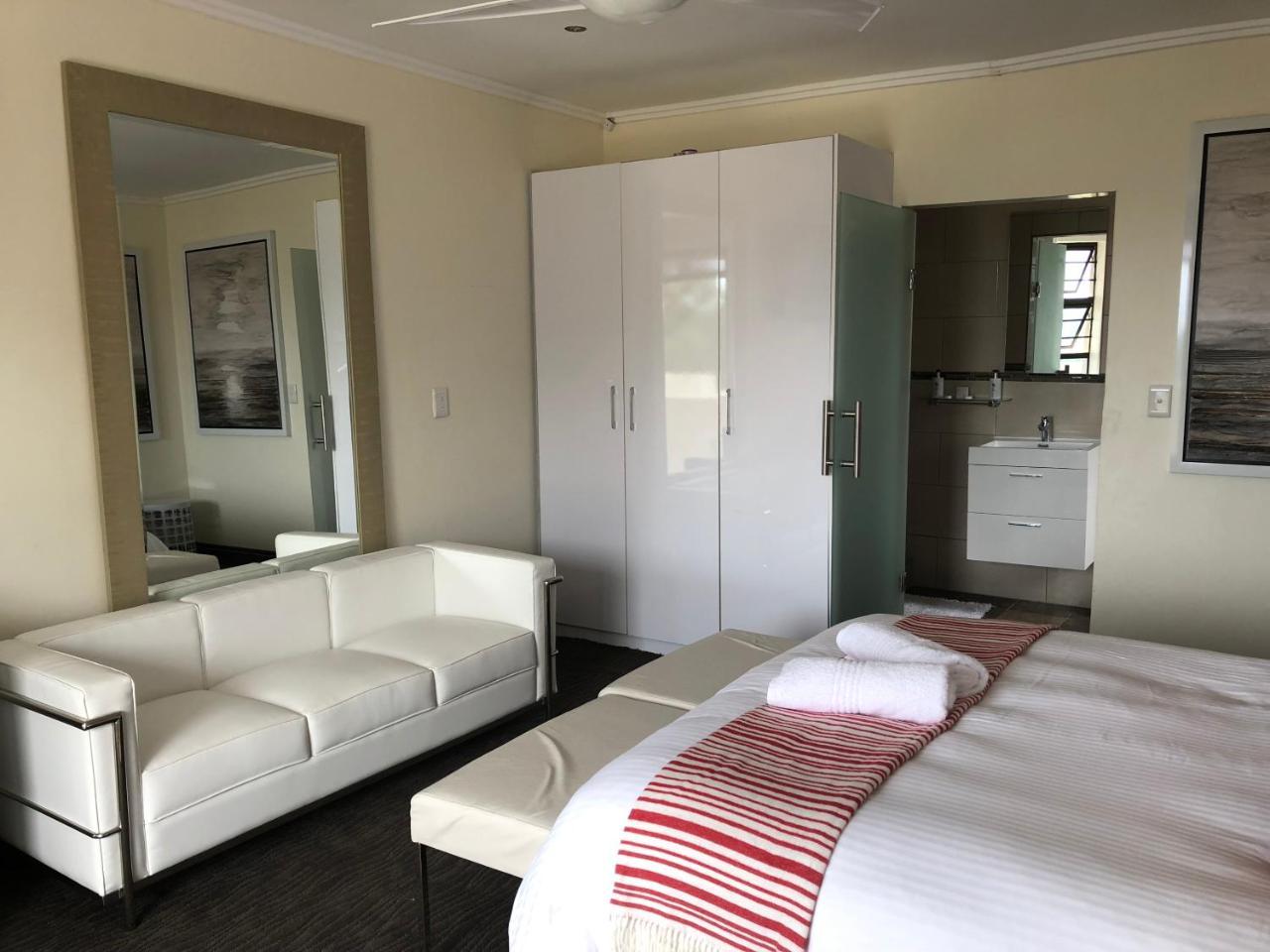 Coral Beach Bed & Breakfast อีสต์ลอนดอน ภายนอก รูปภาพ